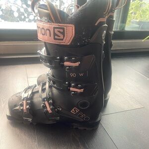 Salomon 90 W Pro women ski boots